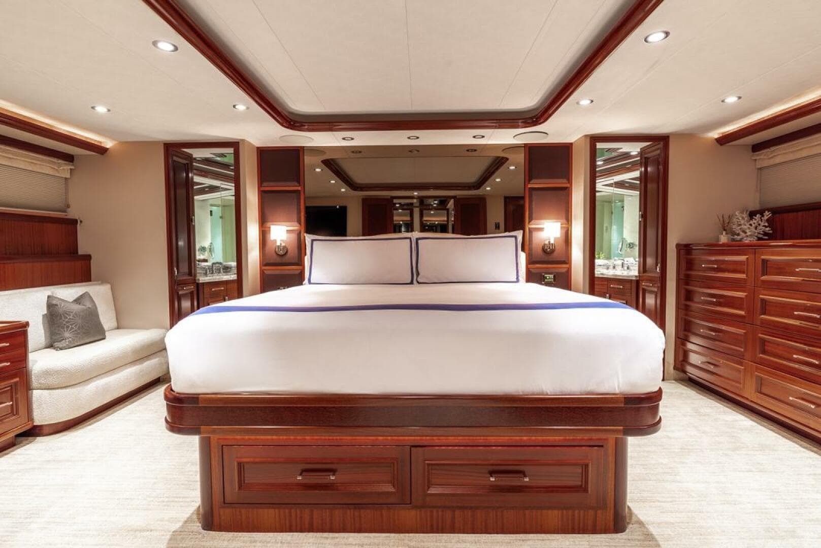 2012 Westport 112 — photo 42