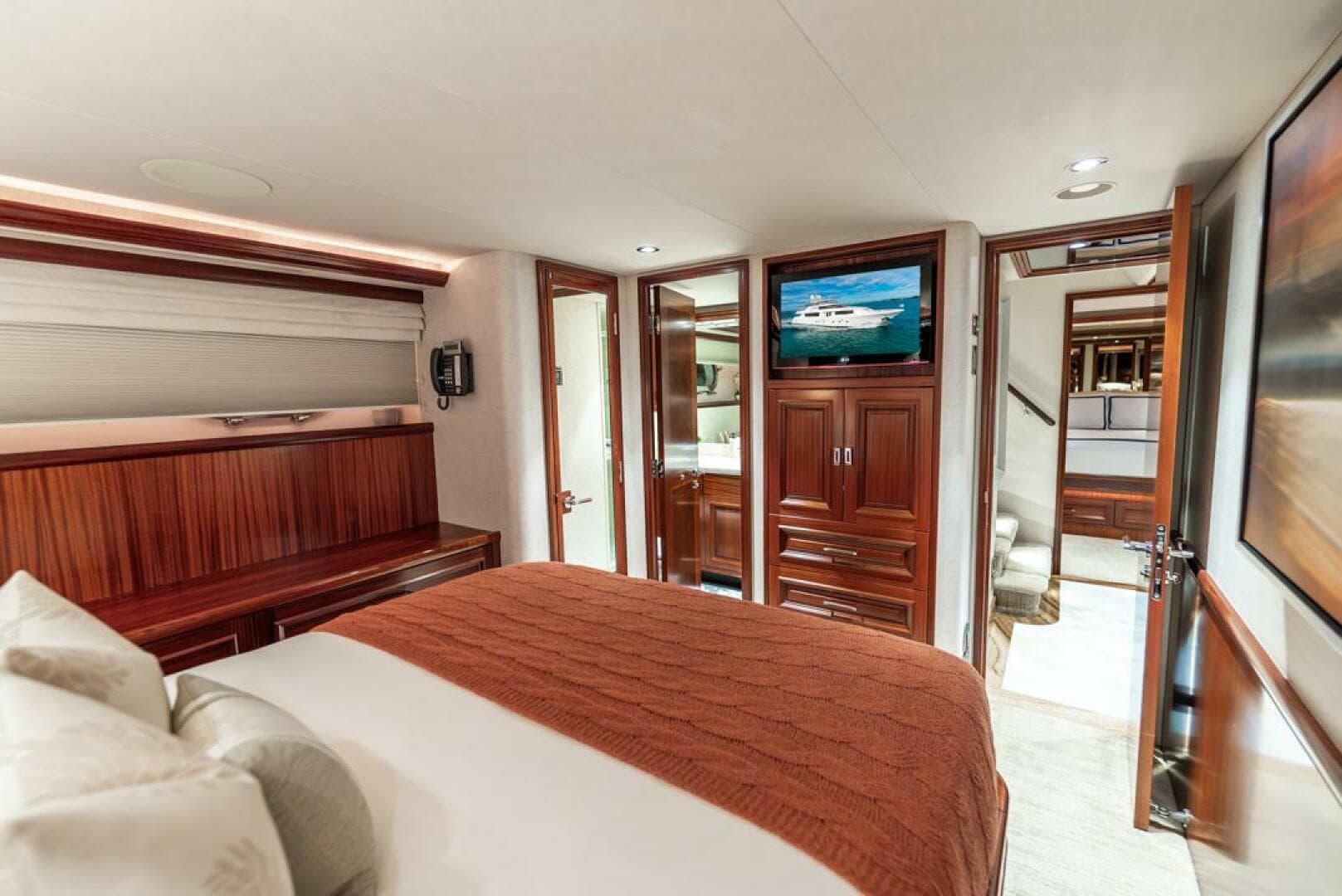 2012 Westport 112 — photo 52