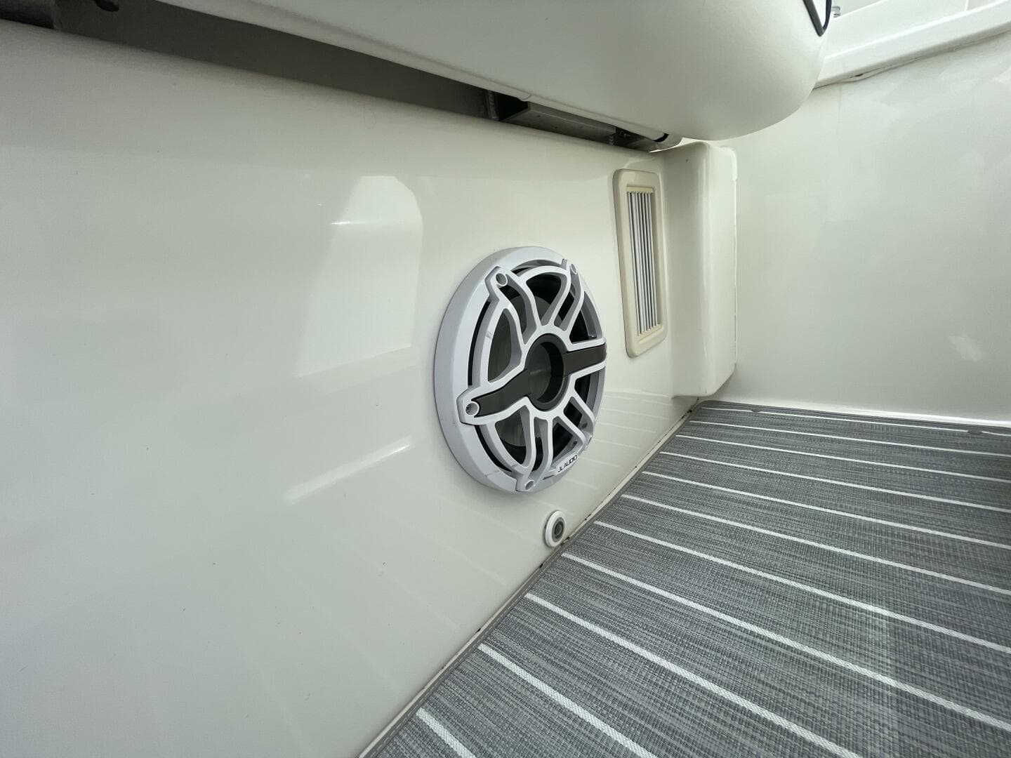 2010 Sea Ray 450 Sundancer — photo 44