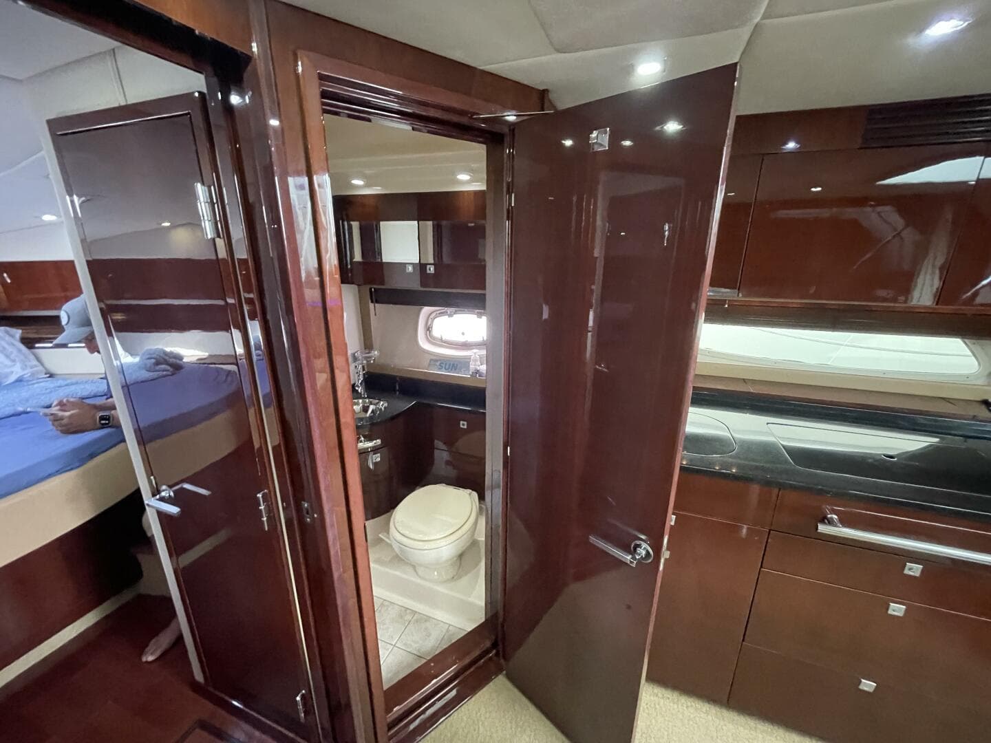 2010 Sea Ray 450 Sundancer — photo 69