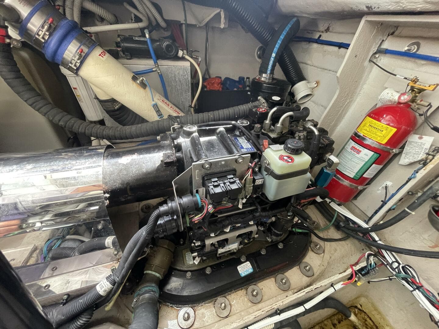 2010 Sea Ray 450 Sundancer — photo 38