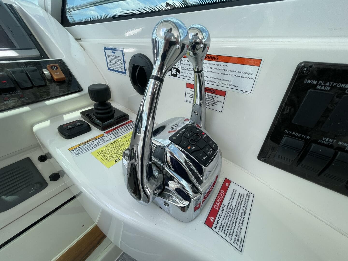 2010 Sea Ray 450 Sundancer — photo 56