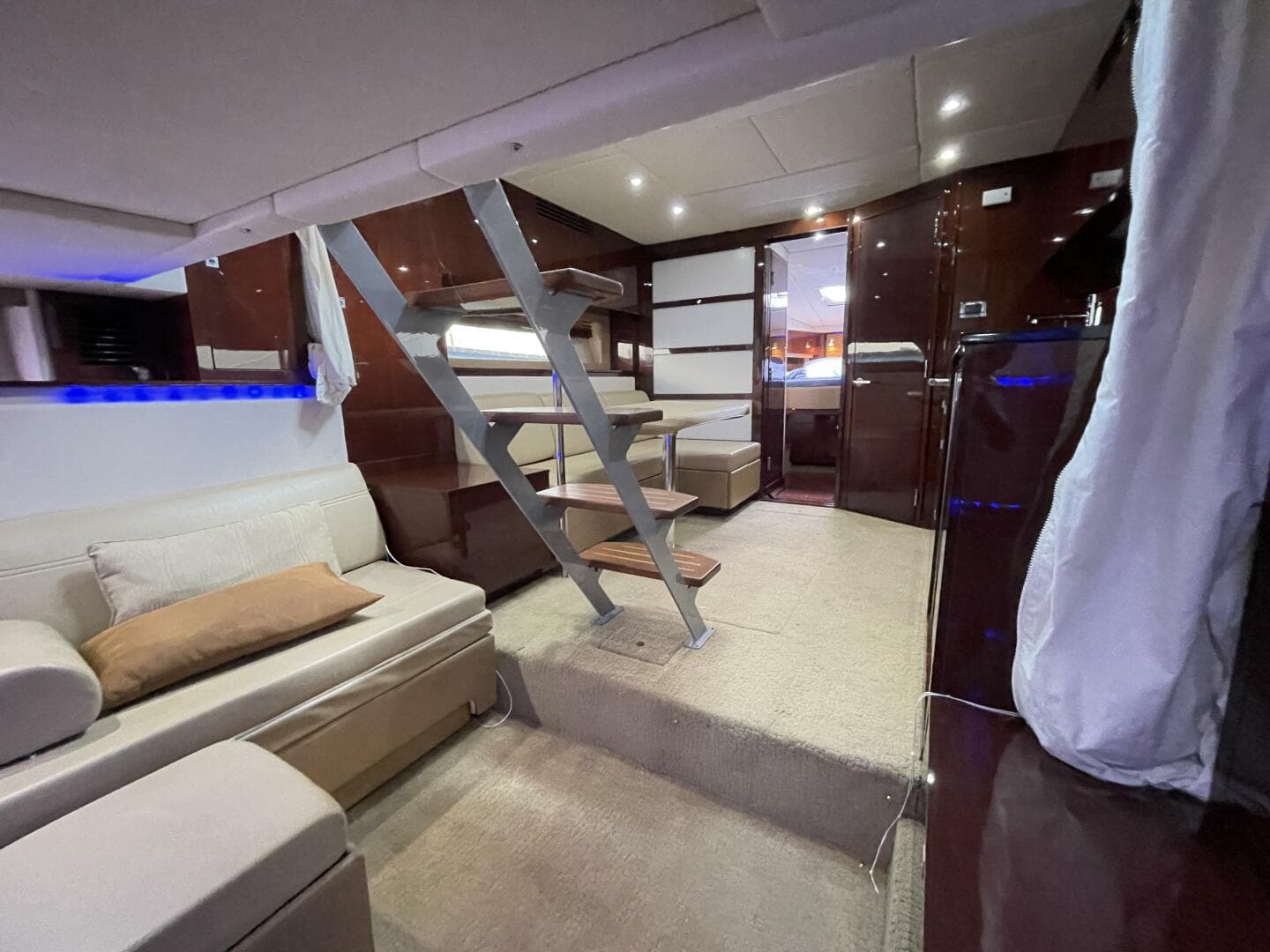 2010 Sea Ray 450 Sundancer — photo 80