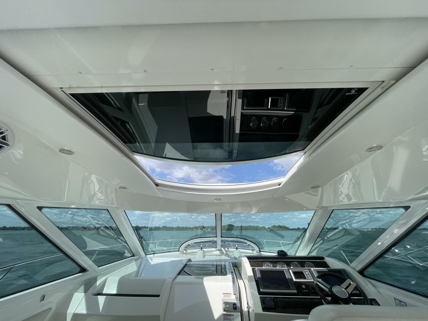 2010 Sea Ray 450 Sundancer — photo 42