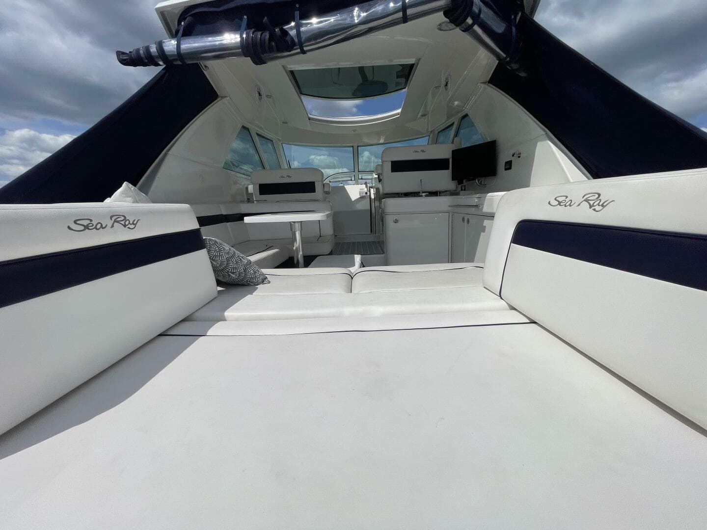 2010 Sea Ray 450 Sundancer — photo 19