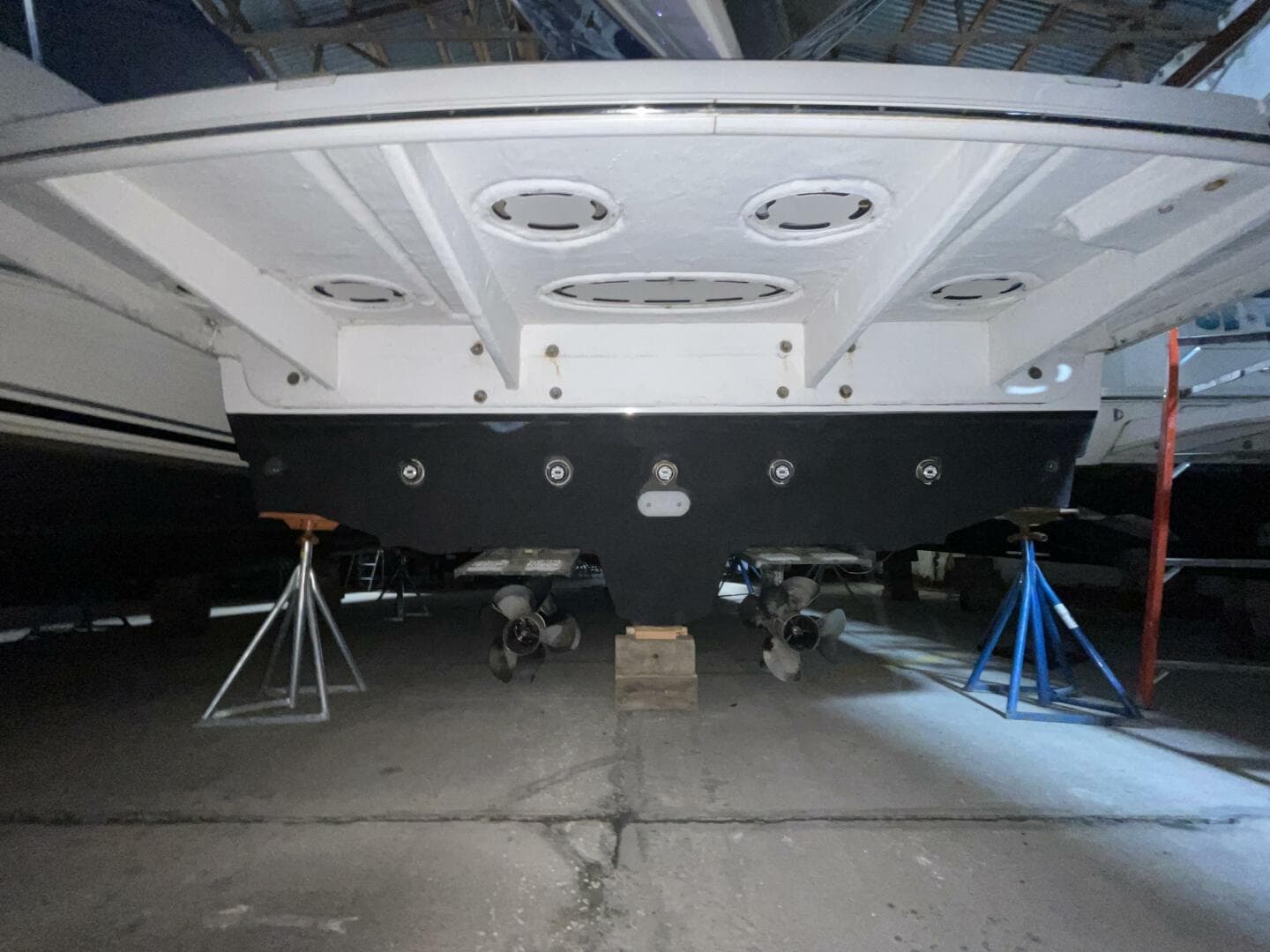 2010 Sea Ray 450 Sundancer — photo 11