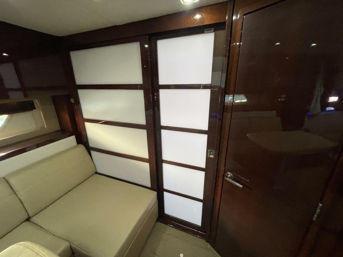 2010 Sea Ray 450 Sundancer — photo 68