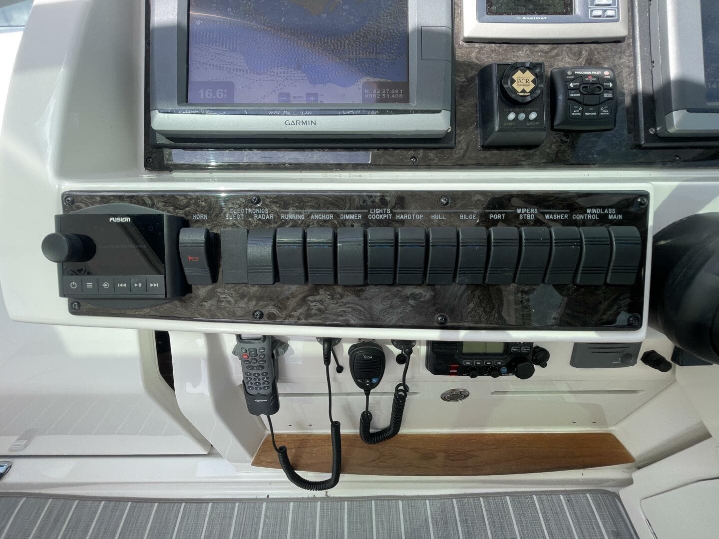 2010 Sea Ray 450 Sundancer — photo 49