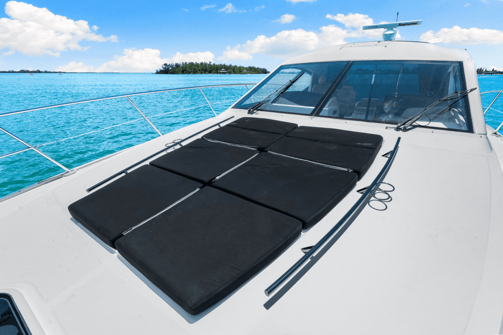 2017 Sea Ray 510 Sundancer — photo 44