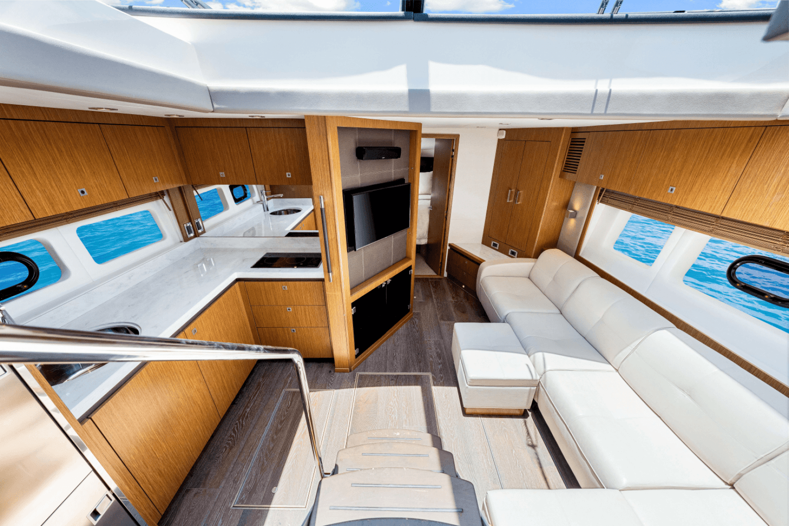 2017 Sea Ray 510 Sundancer — photo 64