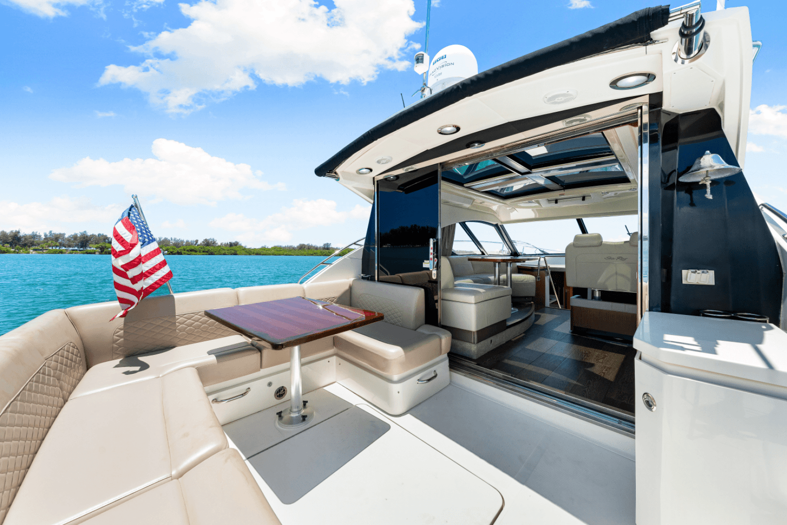 2017 Sea Ray 510 Sundancer — photo 50