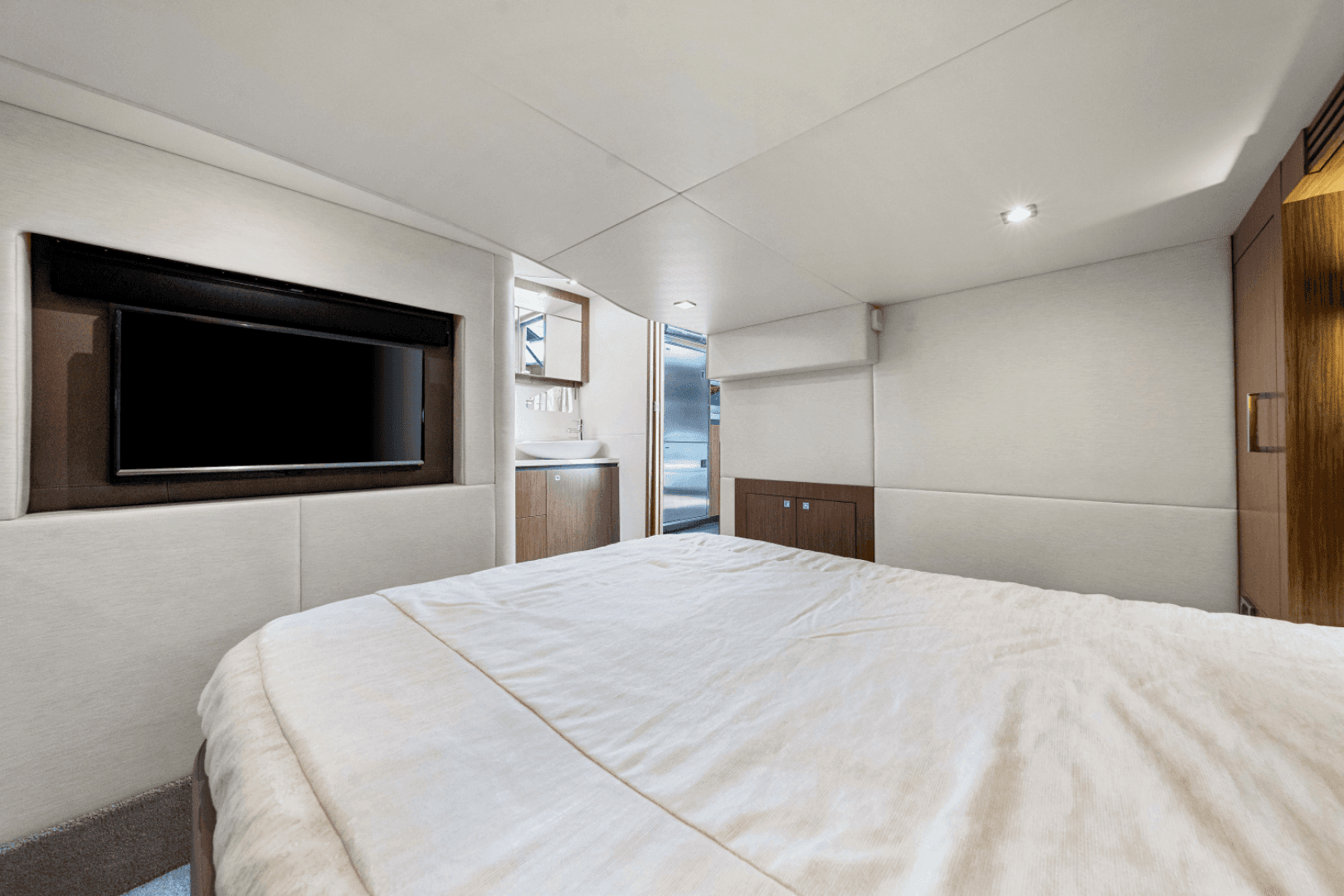 2017 Sea Ray 510 Sundancer — photo 73