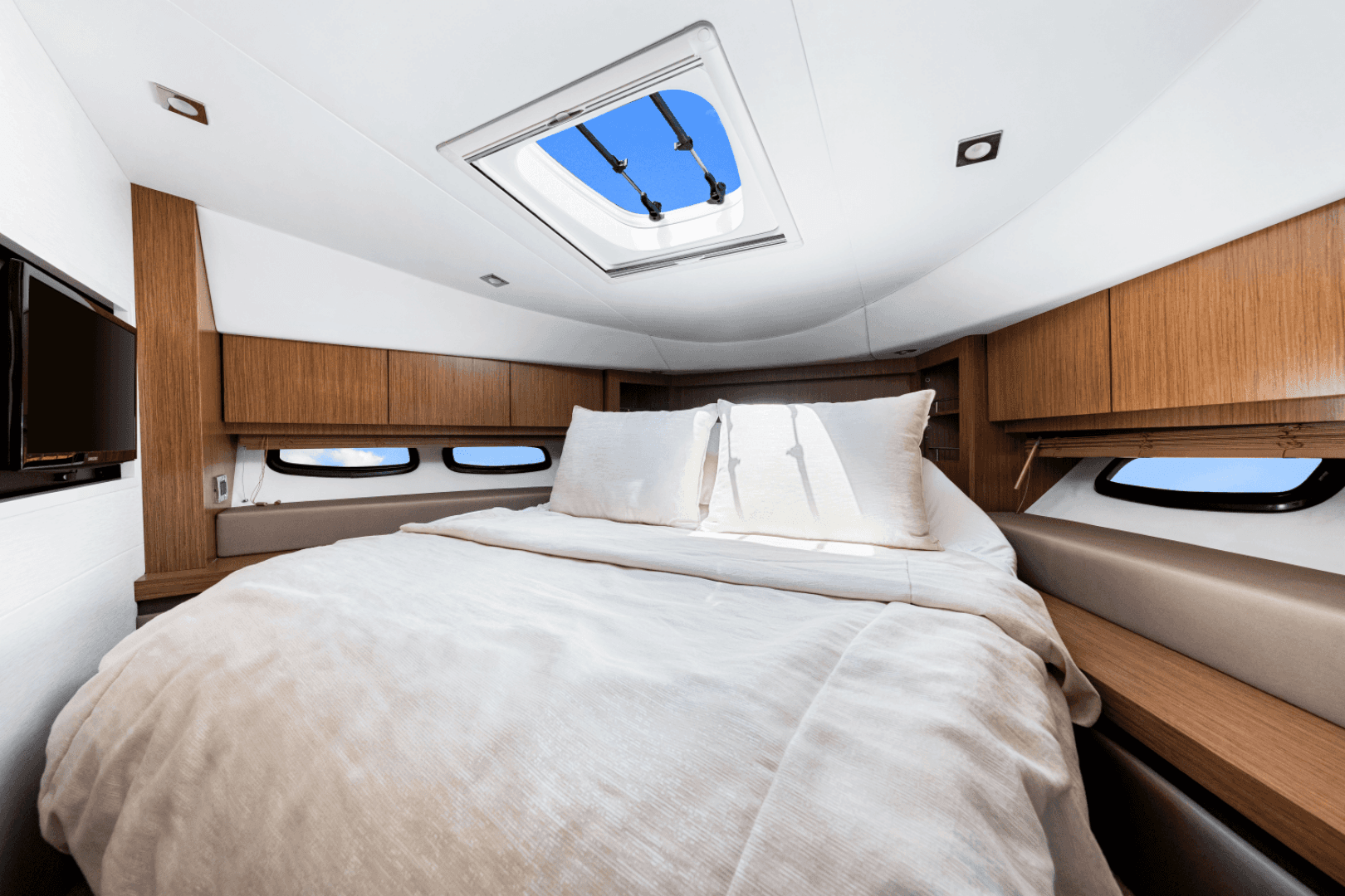 2017 Sea Ray 510 Sundancer — photo 76