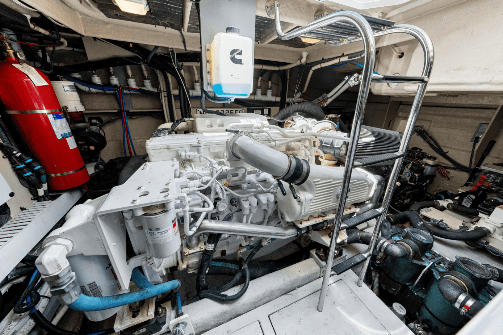 2017 Sea Ray 510 Sundancer — photo 81