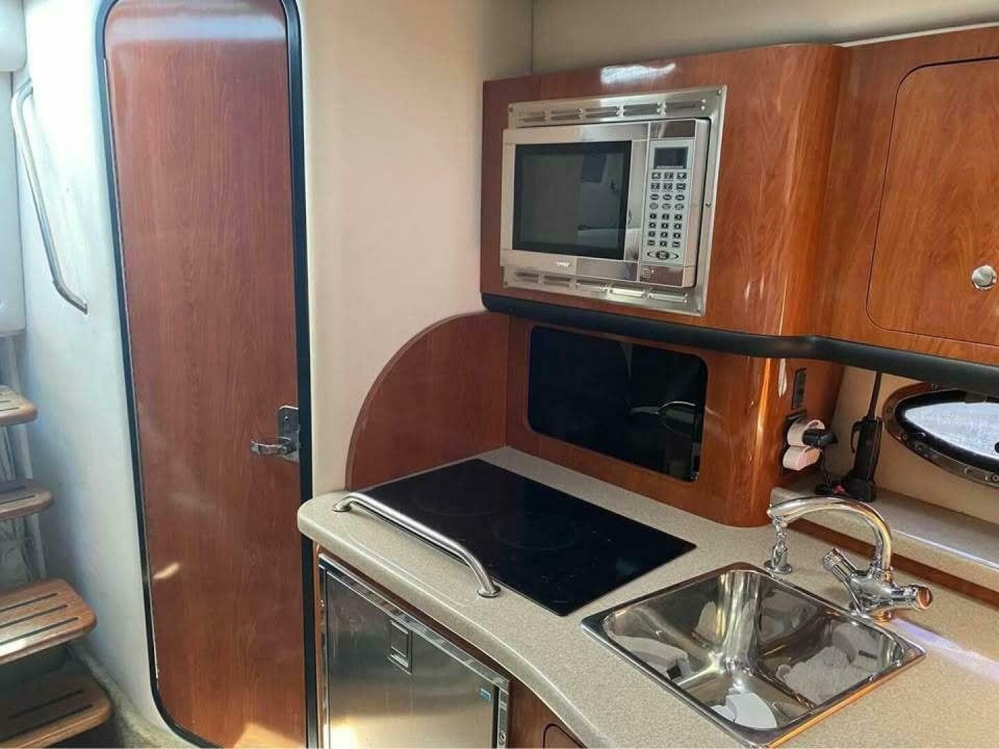 2006 Crownline 340 Cr — photo 16