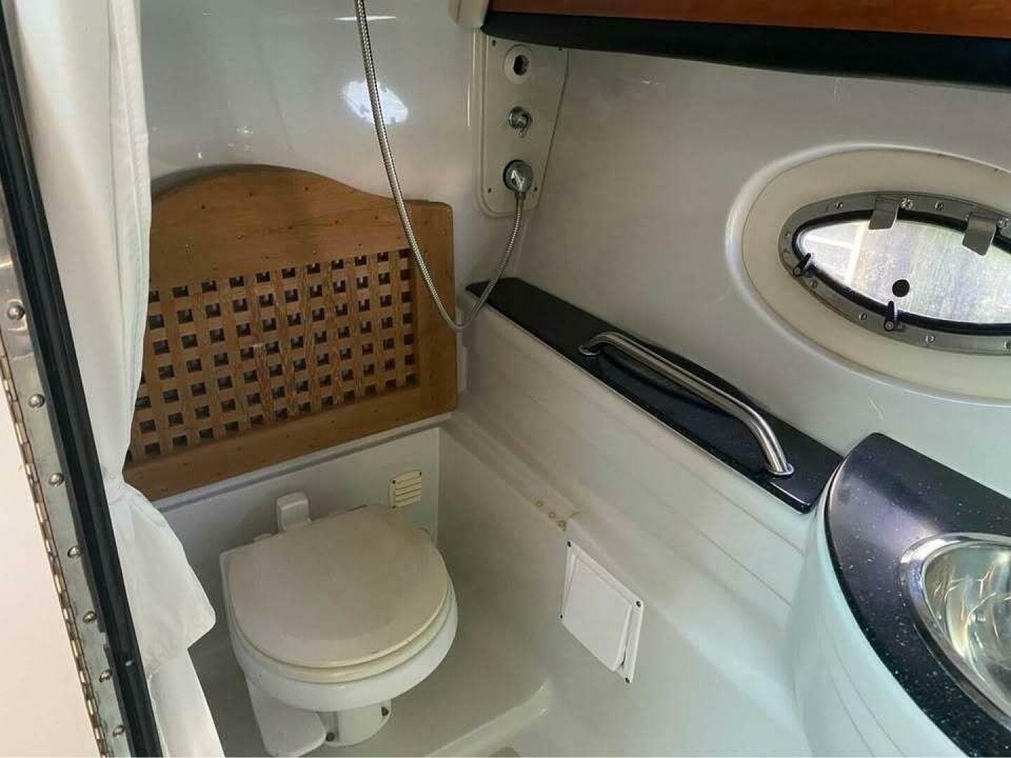 2006 Crownline 340 Cr — photo 12