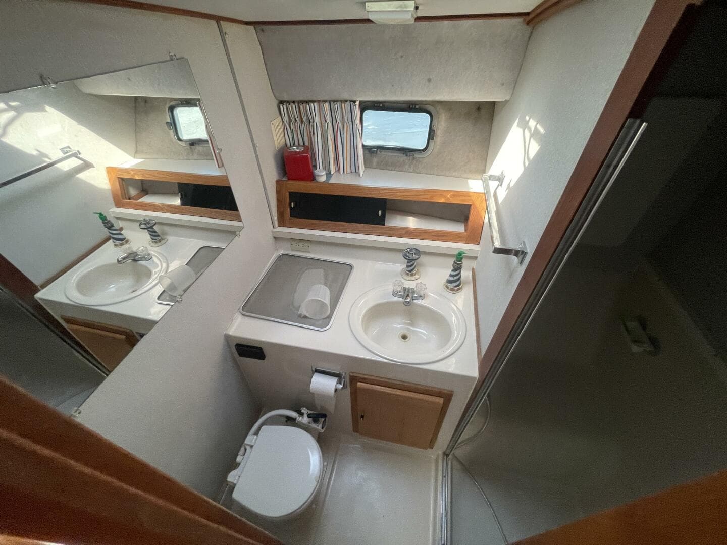 1989 Silverton 37 Convertible — photo 35