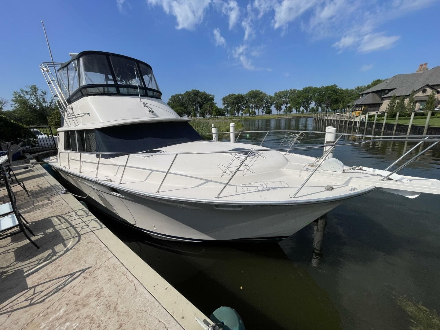 1989 Silverton 37 Convertible — photo 1