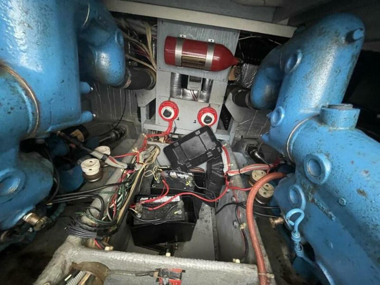 1989 Silverton 37 Convertible — photo 28