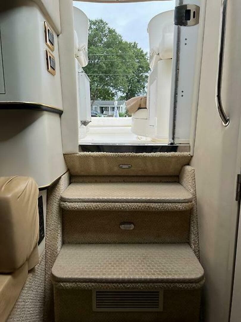 2001 Sea Ray 340 Amberjack — photo 33