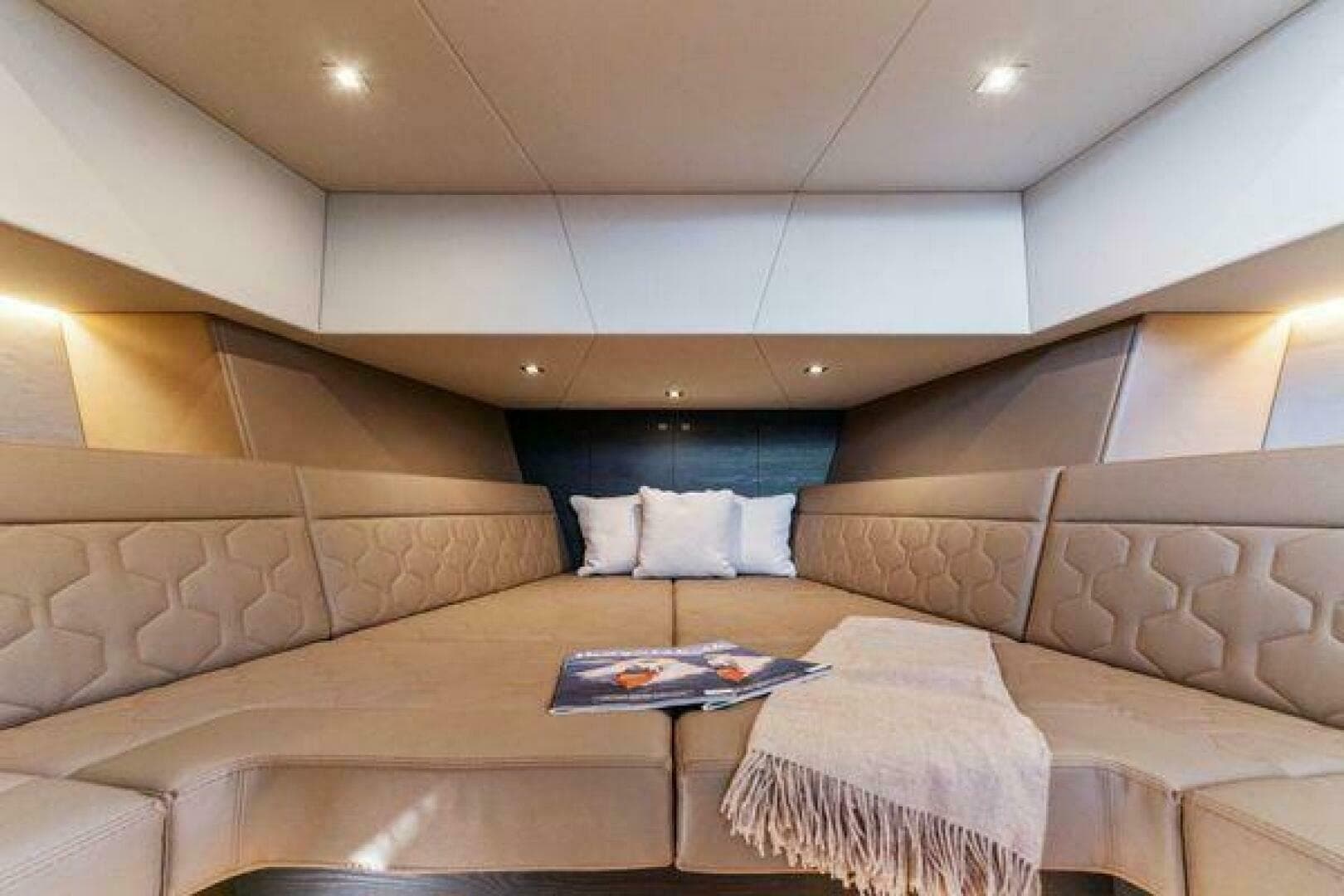 2022 Vanquish Vq 58 — photo 21