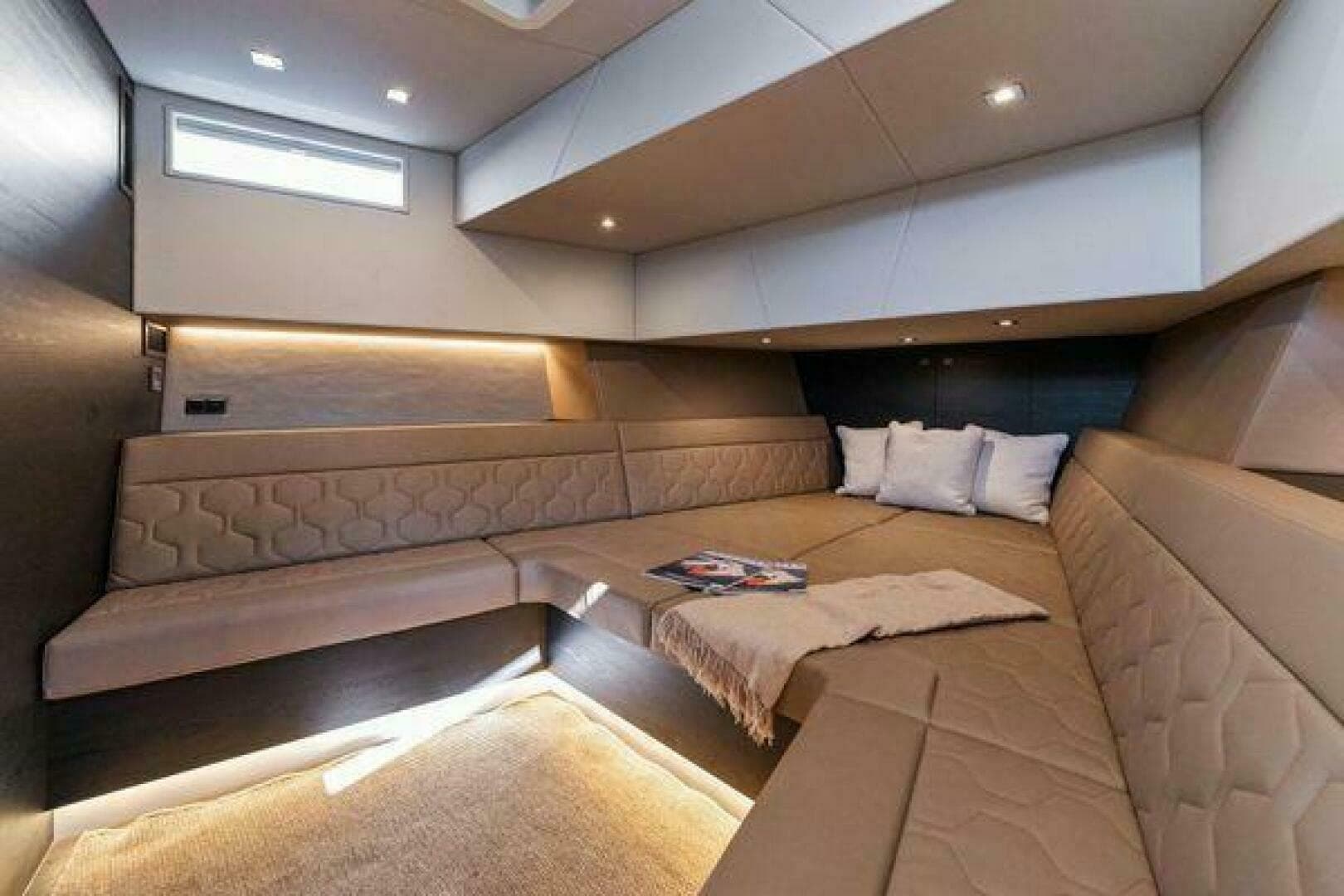 2022 Vanquish Vq 58 — photo 22