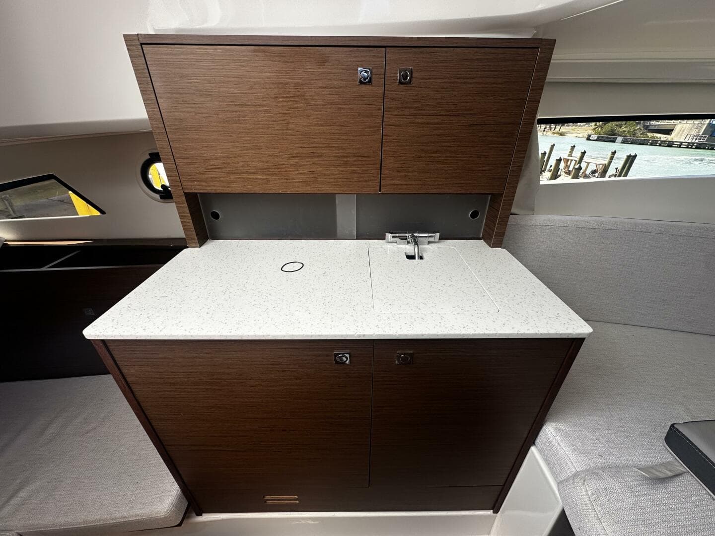 2024 Jeanneau 9.0 Leader — photo 8