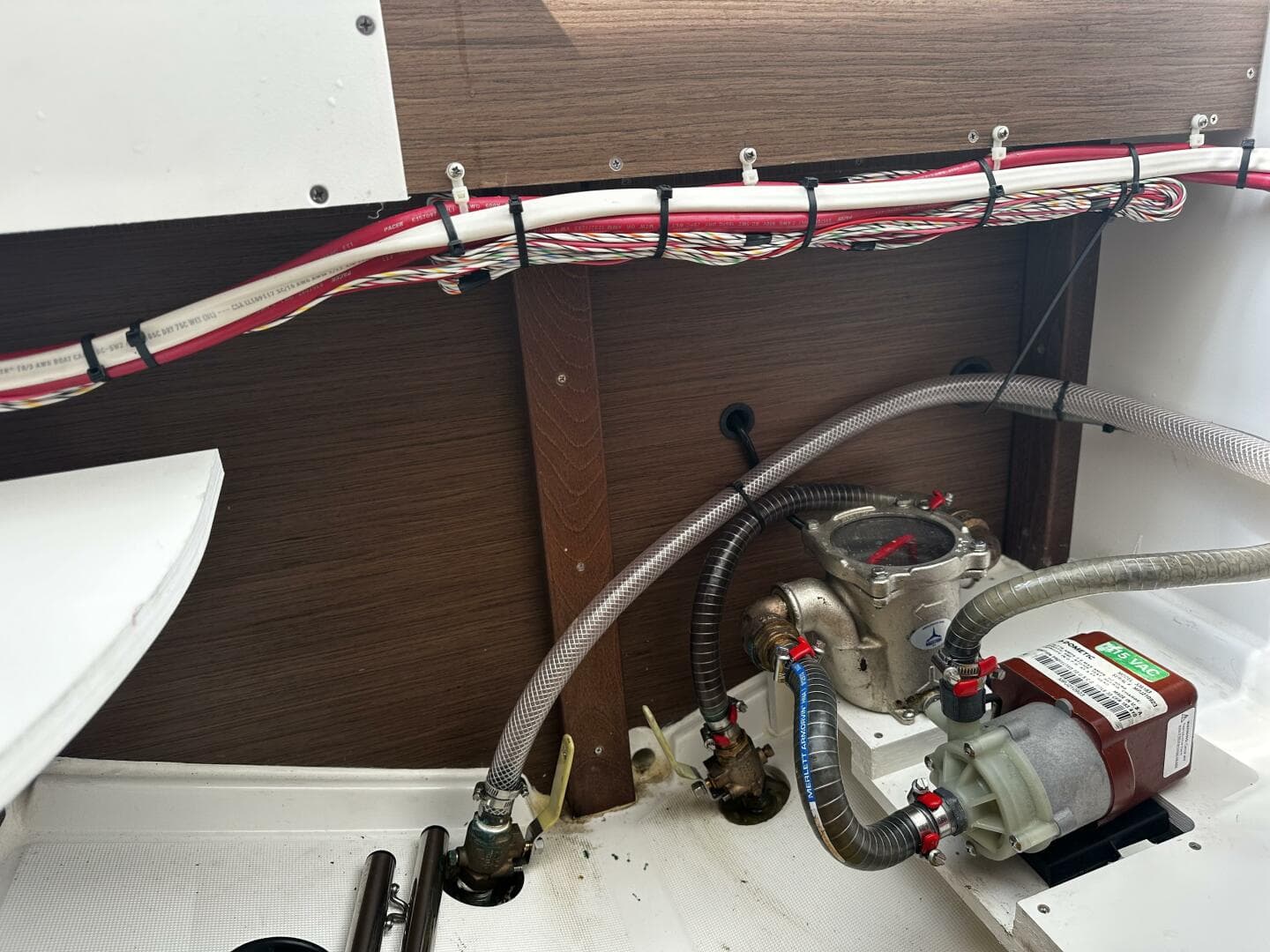 2024 Jeanneau 9.0 Leader — photo 37