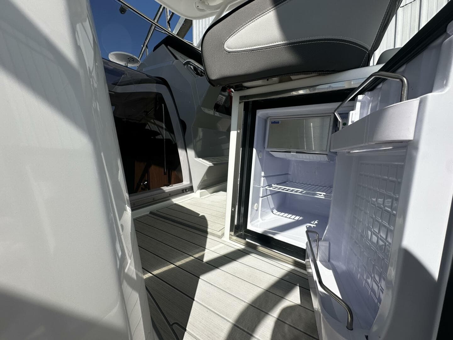 2024 Jeanneau 9.0 Leader — photo 33