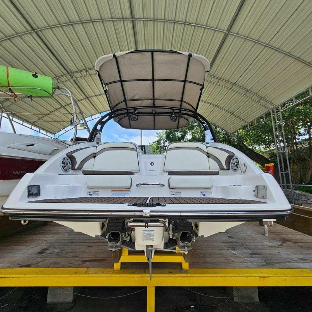 2016 Yamaha Boats 242 Limited E-Series — photo 6