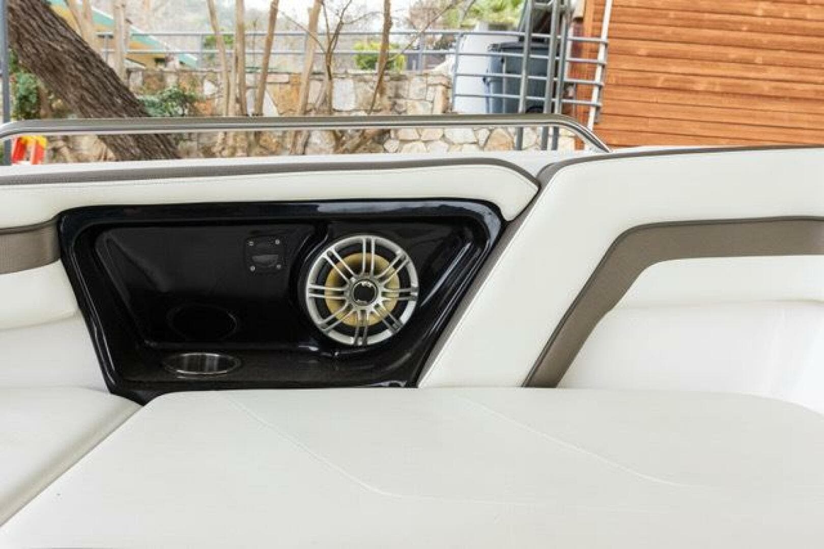 2016 Yamaha Boats 242 Limited E-Series — photo 34