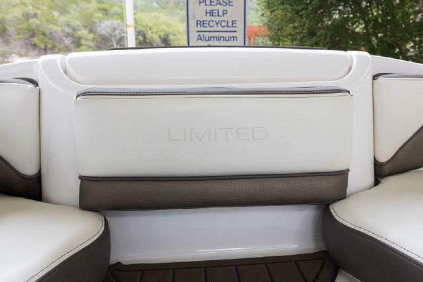 2016 Yamaha Boats 242 Limited E-Series — photo 32