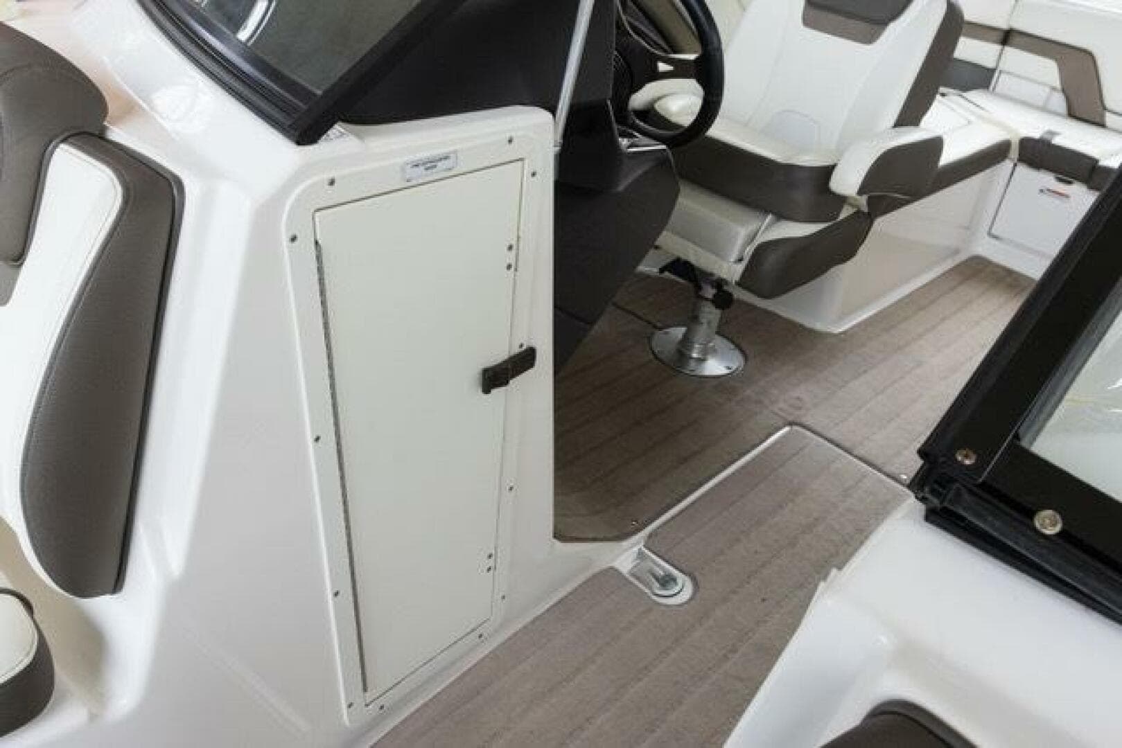 2016 Yamaha Boats 242 Limited E-Series — photo 39