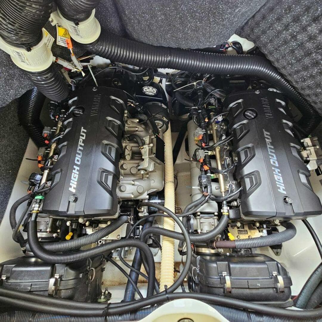 2016 Yamaha Boats 242 Limited E-Series — photo 18