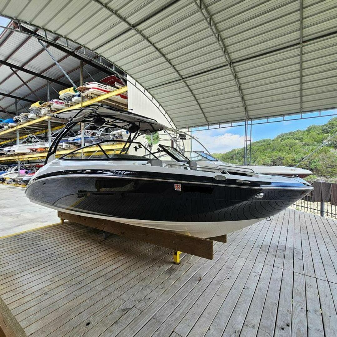 2016 Yamaha Boats 242 Limited E-Series — photo 3