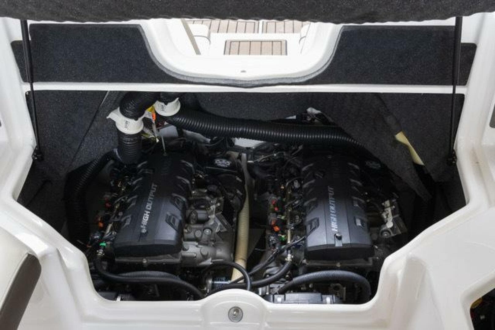 2016 Yamaha Boats 242 Limited E-Series — photo 25