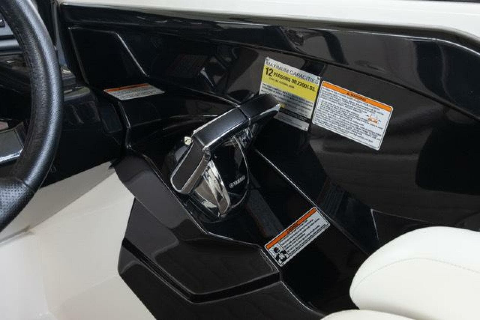2016 Yamaha Boats 242 Limited E-Series — photo 38