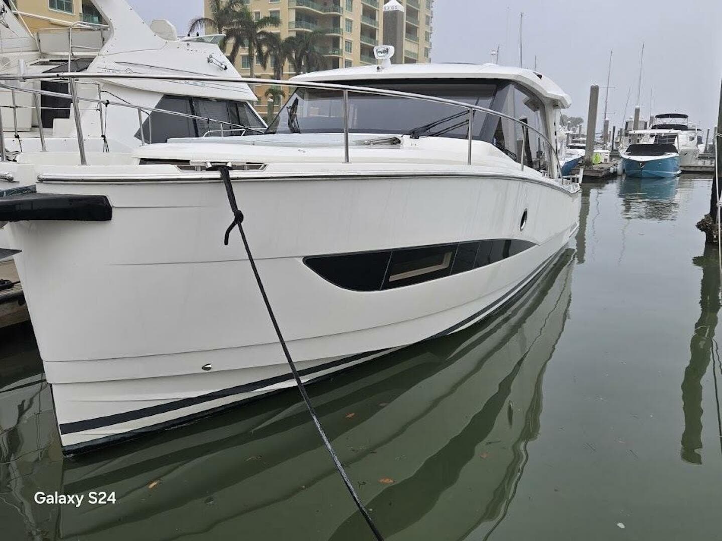 2022 Greenline 39 Hybrid — photo 2