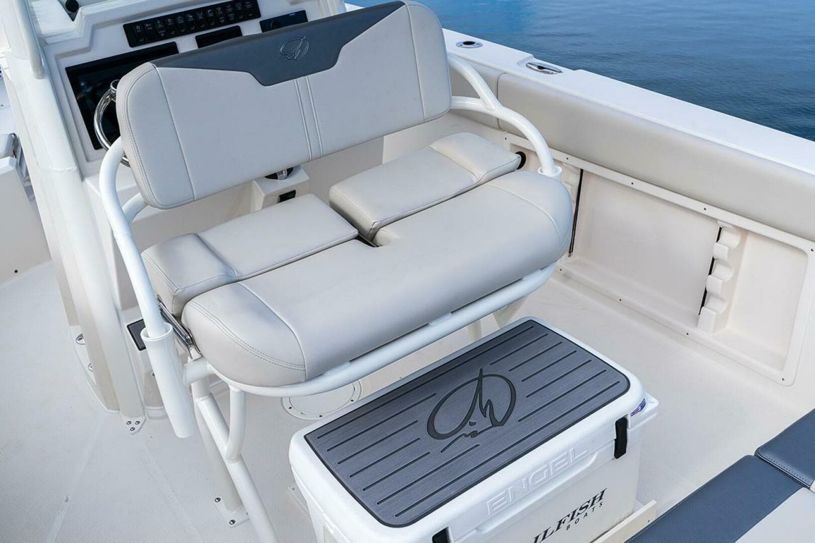 2025 Sailfish 232 Center Console — photo 4
