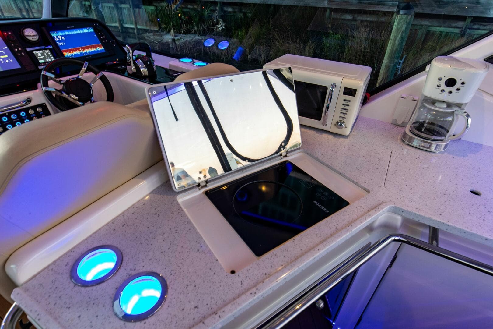 2018 Aquila 36 Power Cat — photo 6