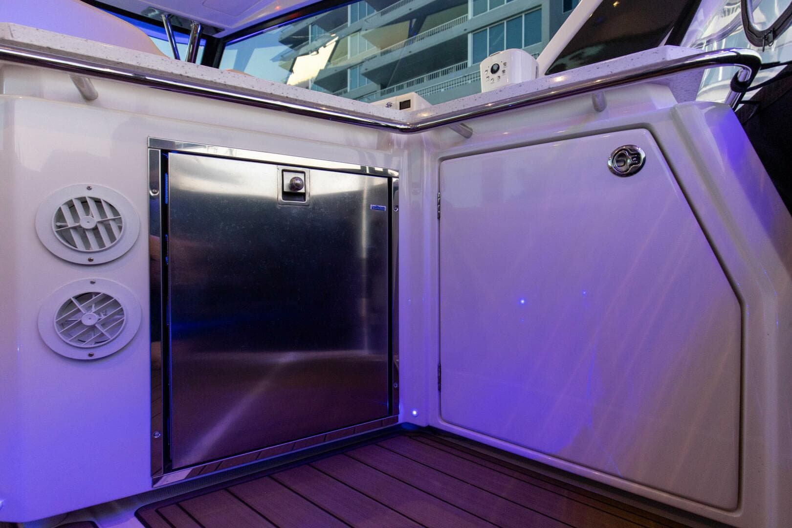 2018 Aquila 36 Power Cat — photo 7