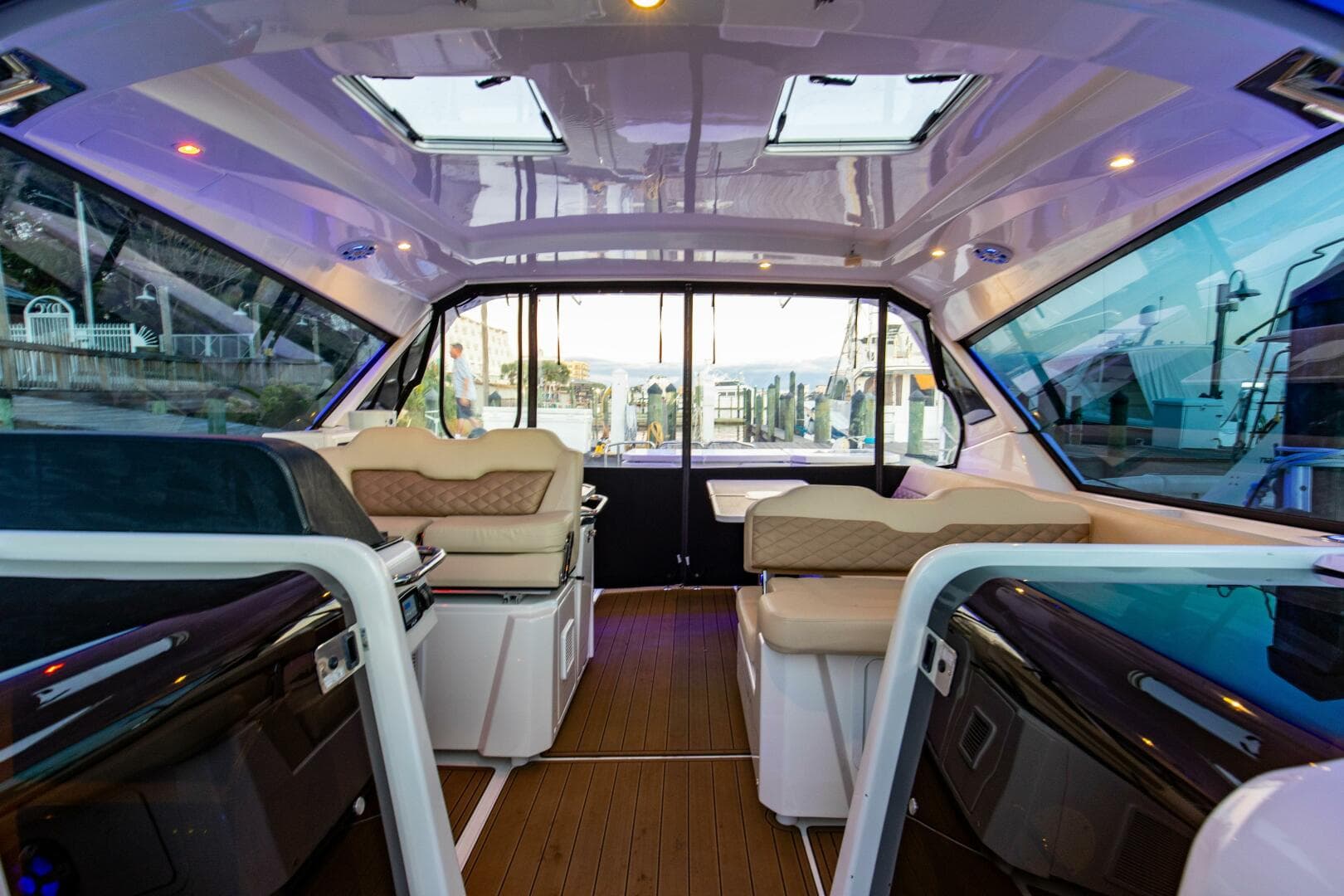 2018 Aquila 36 Power Cat — photo 2