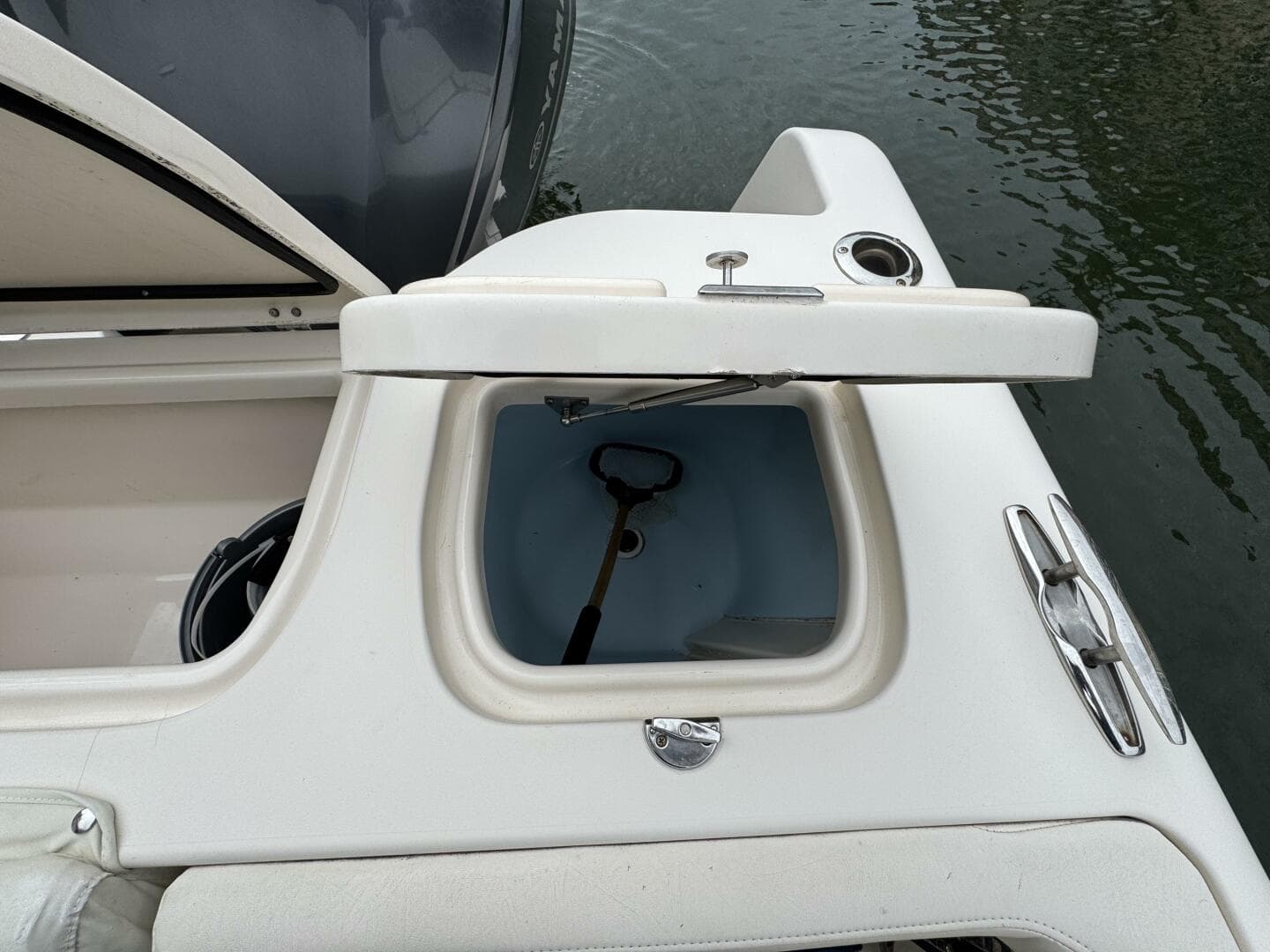 2021 Grady-White Freedom 285 — photo 33