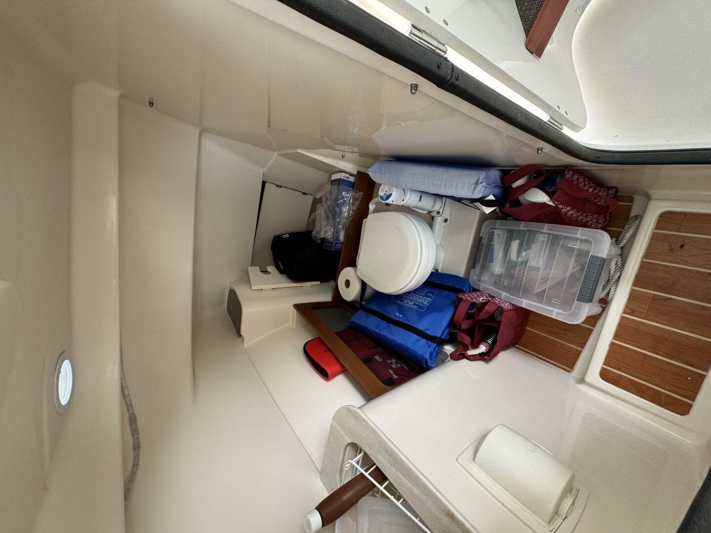 2021 Grady-White Freedom 285 — photo 23