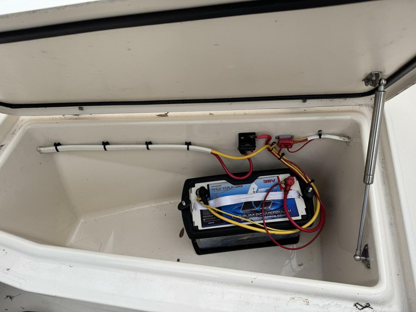 2021 Grady-White Freedom 285 — photo 10