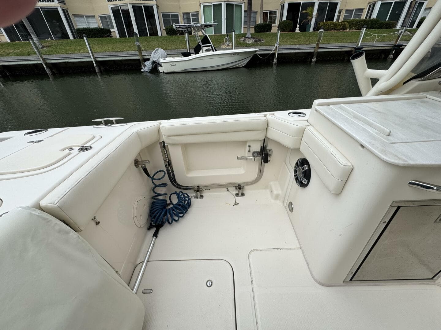 2021 Grady-White Freedom 285 — photo 34