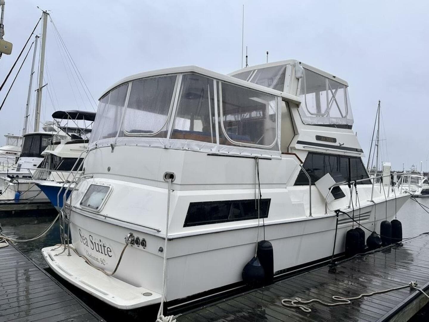 1989 Viking 44 — photo 1