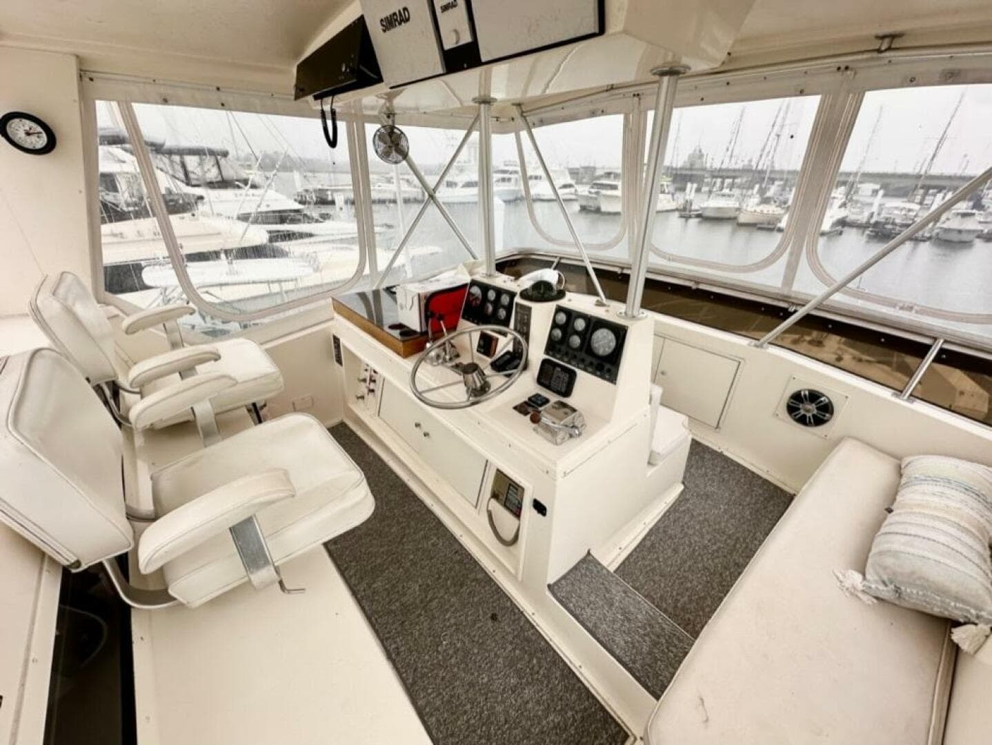1989 Viking 44 — photo 10