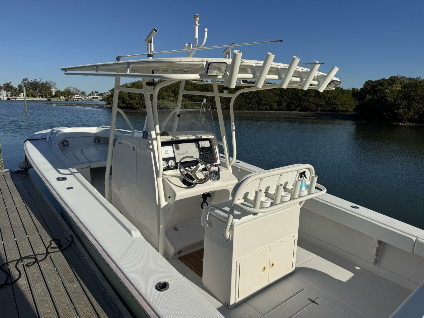 2006 Jupiter 31 CC Forward Seating — photo 18