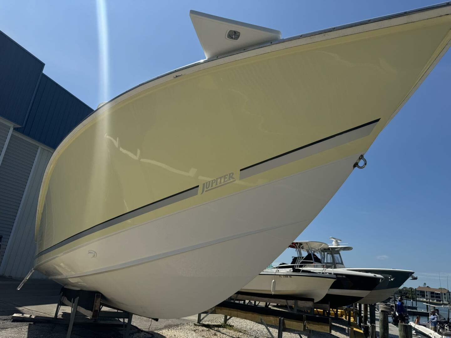 2006 Jupiter 31 CC Forward Seating — photo 4